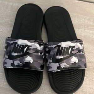 Nike slides